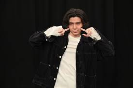 藤井風、初冠番組はシソンヌやヒコロヒーと「新しい扉を叩き割ってます」 - 音楽ナタリー さん