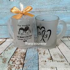 Souvenir gelas selalu ideal untuk kenang kenangan berbagai macam kegiatan, seperti seminar, perkawinan. Harga Gelas Pernikahan Terbaik Souvenir Souvenir Perlengkapan Pesta Juli 2021 Shopee Indonesia
