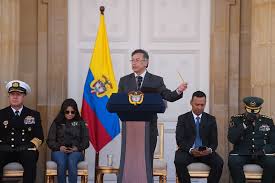 Tensión Colombia-EE.UU.: Petro denuncia retiro de armas del Palacio - Imagen principal del artículo