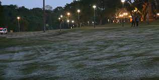 Neve em curitiba, tempo curitiba, neve curitiba, temperatura em curitiba, previsão do tempo em curitiba. No Dia Mais Frio Do Ano Curitiba Registra Geada E Temperatura Abaixo De 5Âºc Fotos Parana G1