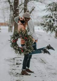 Wintry Outfits For Your Engagement Session Mywedding Winter Engagement Pictures Christmas Engagement Photos Wedding Engagement Photos