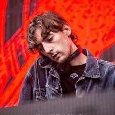 Listen to playlists featuring Hard Techno Mix 2018