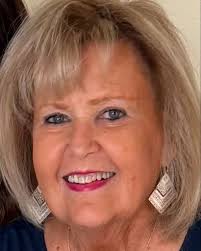 Sandra Sola's Instagram, Twitter & Facebook