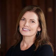 Tamara Dean's Instagram, Twitter & Facebook