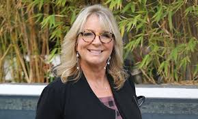 Where did reginald come from? Fern Britton S Fans Compliment Her New Look On Twitter Following Split From Phil Vickery Fern Britton New Look Shoulder Length Blonde