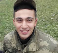 Şəhid sözü ərəbcə bir kəlmədir . Mənası öz gözləri ilə görən , şahidlik  edən deməkdir . Bu söz Quranda 50 yerdə keçir . Şəhid sözünün Allah yolunda  canından keçən mənası da var