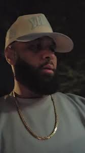 Eli Nova (@_elinova)