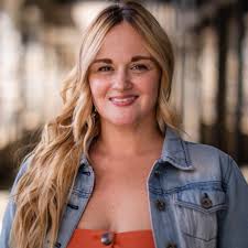 Andrea Linkous's Instagram, Twitter & Facebook