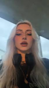 Leanne Pennington's Instagram, Twitter & Facebook