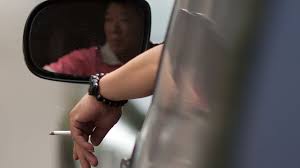 Droit de fumer au volant. Interdiction De Fumer Dans Les Voitures Avec Des Enfants La Loi Va T Elle Trop Loin L Express