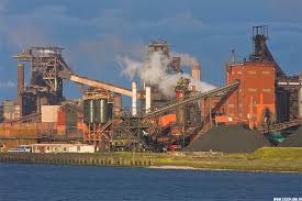 Usinor Rebaptisee Arcelor Reste Le Principal Employeur De La Ville D Autres Secteurs Sont Valorises La Chimie L Port Maritime Centrale Nucleaire Dunkerque