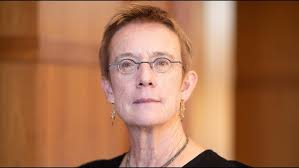 Mary Jo Hatch X Masterclass