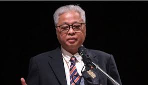 Tetapi setakat ini di negara luar pun serius malah negara kita pun masih dalam perintah kawalan pergerakan pemulihan (pkpp), jadi kita kekalkan tutup pintu sempadan negara, katanya pada sidang media selepas. Ismail Sabri Dah Tutup Pintu Depan Tapi Mykmu Net