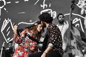 Jun 14, 2021 · vanessa martins já fala no novo namorado fama dália madruga há 3 horas em breve seremos seis. Namorado De Carolina Deslandes Surpreende Cantora Em Palco