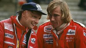 Rush filmine konu olan hayat hikayesiyle milyonlarca kişinin tanıdığı niki lauda hayatını bu lauda'nın hayatındaki büyük değişimin başlangıcı oldu. Niki Lauda Ve James Hunt In Hikayesi