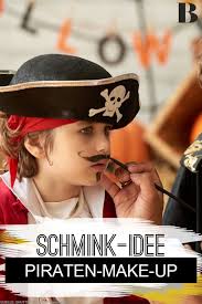 Als Pirat Schminken Make Up Anleitung Fur Karneval Und Co In 2020 Pirat Schminken Pirat Schminken Kinder Piraten Make Up
