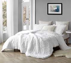 Hidden zipper gorgeous paisley large scale printing pattern that reverses into a contemporary pattern gorgeous. Oversized King Comforter With Comfiest Thick Plush Materials And Stylish Easy To Match White Color