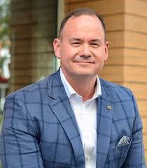 Kevin Rall's Instagram, Twitter & Facebook