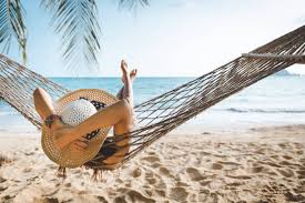 1.162.300+ Mulher Na Praia fotos de stock, imagens e fotos royalty-free -  iStock