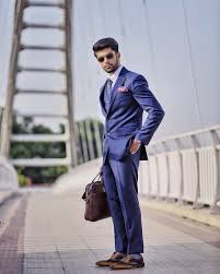 Whether you need to concentrate on some work or want to look sharp for a formal event, the man bun has you covered. 15 Awesome Hairstyle Ideas For Indian Men