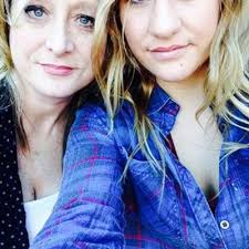 Lisa Saal (@lisa_saal)