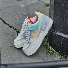 Easily one of the most versatile interpretations of the af1 in existence, its key design point centers around layering. Air Force 1 Shadow Ivoire Pale Nike Air Schuhe Nike Air Force Turnschuhe