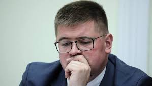 Co najmniej czworo posłów Kukiz'15 chce przejść do PiS-u. Znamy nazwiska