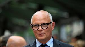 Candidat à la présidentielle, l'ancien Premier ministre Édouard Philippe en  visite dans le Morbihan