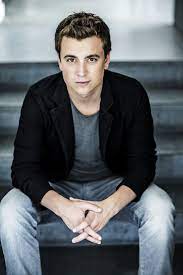 Niels destadsbader is a belgian actor, singer and presenter. Niels Destadsbader Familie Vtm Wiki Fandom