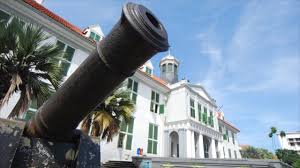 Pengunjung mengamati kamar diponegoro saat soft launching di museum sejarah jakarta, senin (12/11). Ferienwohnung Museum Sejarah Jakarta Ferienhauser Mehr Fewo Direkt