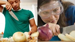 Vì sao thái hành tỏi lại bị cay mắt? Mách bạn mẹo thái cả rổ hành mà không  sợ chảy nước mắt