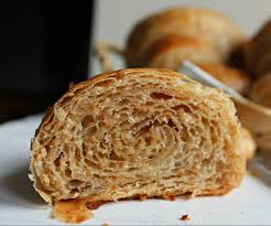 E si, tante cose stanno avvenendo intorno a me. Croissant Integrali Al Miele Sfogliati