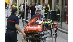 La police scientifique de lyon, au cœur de l'enquête des attentats de paris. Rhone Attentat Rue Victor Hugo A Lyon Les Reactions Locales