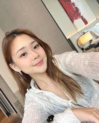 i posted an IG story asking for help to edit my BANGKOK photos and so many  kind souls helped me with it, thank you to all you lovely humans 🤍 swipe to