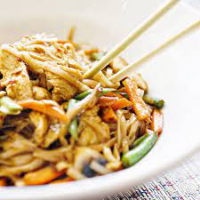 Noodles Con Pollo E Verdure Aia Food