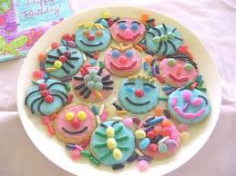 Iced Shortbread Biscuits Cookies Recipe Petitchef Recipe Birthday Food Biscuit Decoration Kids Party Food