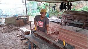 Daftar harga ini perlu anda update untuk promosi atau untuk rumah anda kusen pintu dan jendela adalah tempat menempelnya antara pintu dan jendela dengan tembok. Butuh Kusen Kayu Ini Daftar Harganya