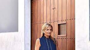 Η μαρέβα μητσοτάκη, που συνοδεύει τον. Mareba Mhtsotakh Foroym Twn Delfwn Akyrwse Th Symmetoxh Ths Meta Tis Antidraseis Aftodioikisi Gr