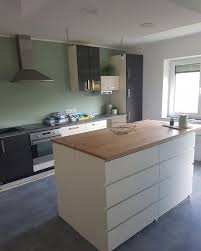 Doityouself Kitchen Island Made Of 4 Malm Chests Of Drawers Chests Doityouself Drawers Island Kitchen Malm In 2021 Malm Kommode Kuche Mit Insel Kucheninsel Ikea