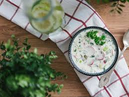 Wir Haben Fur Sie Ein Kulinarisches Rezept Mit Einer Besonderen Zutat Fur Diese Erfrischend Kalte Suppe Vorbereitet O Sommer Suppe Kalte Suppe Russische Kuche