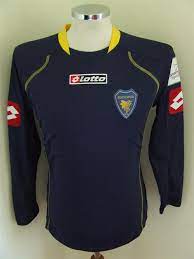Bucaspor'da forma giyen barış'ın transferi bugün açıklanacak. Bucaspor Home Football Shirt 2010 2011