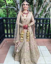 Golden Wedding Lehenga Golden Lehenga Bridal Lehenga Bridal Outfit New York Weddings Realshaadis Indian Bridal Outfits Indian Bridal Dress Bridal Outfits
