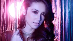 Foto party look Terbaru