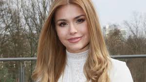 She was born on 9 july 1996 in karlsruhe in southwest germany. Instagram Star Pamela Reif Loris Karius Ich Bin Single Youtube