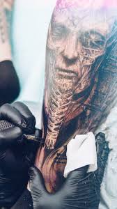 UNDERWAY. To the @thenewyorktattooconvention Very excited and humbled to  work along side some killers in the @springbreak1999 booth who I highly  look up to, and many other crazy talented artists attending the