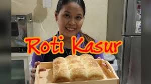 Saking familiarnya, roti tawarpun masuk sinetron yaitu pada adegan sarapan yang dilengkapi dengan jus jeruk dalam teko bening hahaha. Resep Roti Sobek Tanpa Ulen Tanpa Diuleni Hasilnya Lembut Dan Mudah Dibuat