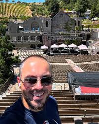 Julie Poley's Instagram, Twitter & Facebook