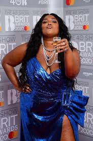 What i won't accept is y'all doing this to black women over and over and over again. Lizzo Starportrat News Bilder Gala De