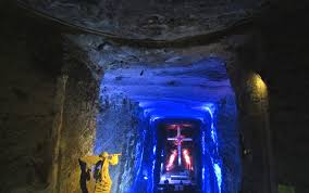 La catedral de sal se encuentra en la ciudad de zipaquirá, población del departamento de cundinamarca, a 49 kilómetros al norte del distrito capital de bogotá y a una altitud de 2.652 msnm. Visita A La Catedral De Sal De Zipaquira Davis Alvarez Blog
