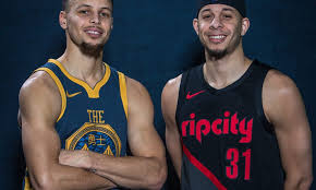 Steph's recent scoring binges are shooting the curry's closer and closer. Nba Playoffs Curry Parents To Flip Coin To Figure Out Who To Root For